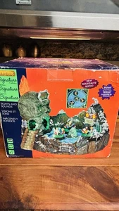 *Read* LEMAX HALLOWEEN SKULL RIVER SPOOKY TOWN AMUSEMENT RIDE WORKS Free Ship - Picture 1 of 7