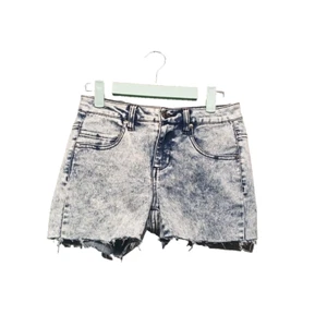 Women Acid Wash Denim Shorts Delia's LIV Summer Casual Size 2(28W) - Picture 1 of 11