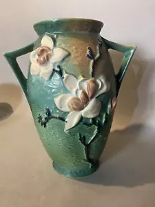Jarrón vintage con mango de cerámica artística Roseville Magnolia 96-12" - Imagen 1 de 9