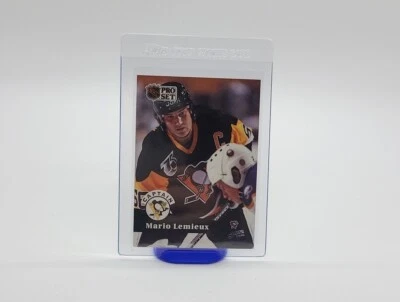 1991-92 Pro Set Penguins Hockey Card #581 Mario Lemieux CAP - Image 1 of 4