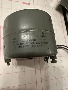 Dayton 115V 60 Hz 0.75 A 1/70 HP 1550 RPM CWLE Or CCW SE1” Long 1/4” Shaft - Foto 1 di 6