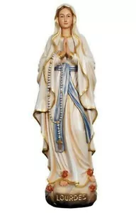 STATUA DELLA MADONNA DI LOURDES SCOLPITA IN LEGNO DELLA VALGARDENA E DECORATA A - Foto 1 di 1