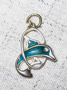 Fabuloso colgante de vitral de plata esterlina con delfín marsopa aleta - Imagen 1 de 11