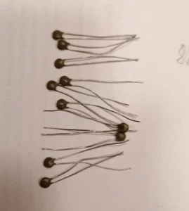 10 Stück Keramik Kondensator 50V 5pF grau - Bild 1 von 2