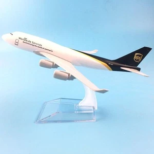 Modellino Aereo in Lega Diecast 1:400 Boeing 747 UPS Airlines 16cm Da Collezione - Foto 1 di 6
