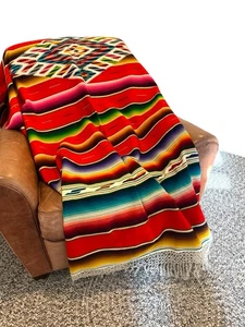 Manta de lana grande vintage a rayas Saltillo Serape suroeste mexicano 4 pies X 8 pies - Imagen 1 de 17