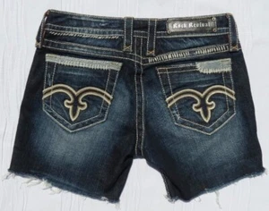 NEU OHNE ETIKETT ROCK REVIVAL US Damen 28 6 Distressed KARLIE abgeschnittene Jeansshorts VERÄNDERT - Bild 1 von 4