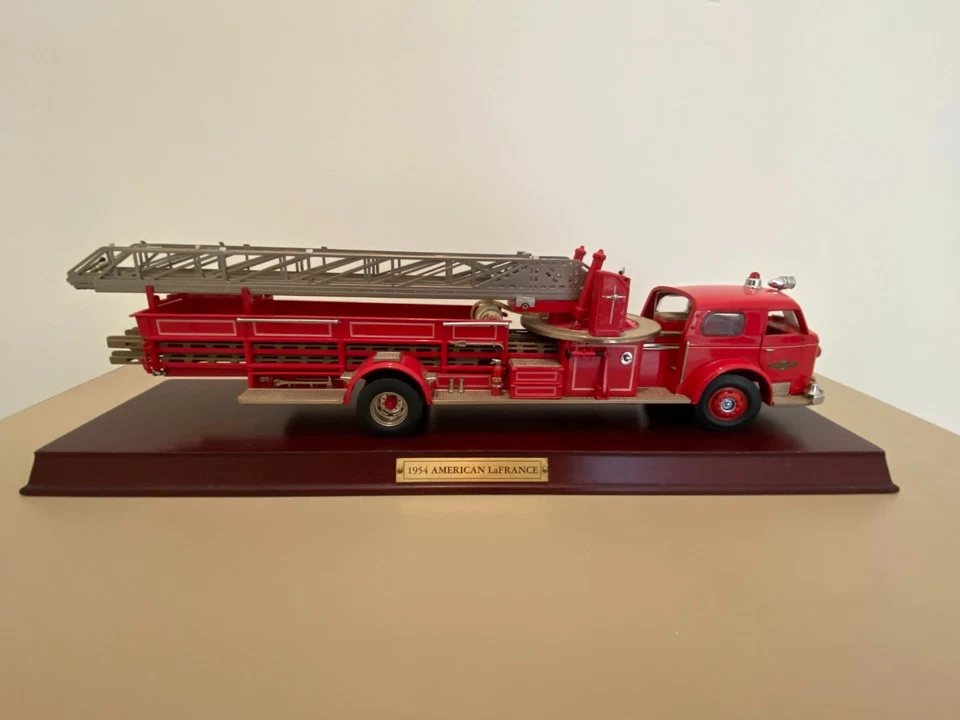 Franklin Mint 1954 American LaFrance Fire Truck Collectable Great Condition - Image 1 of 1