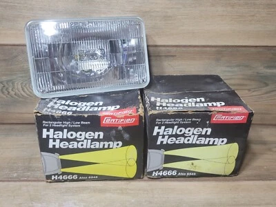 Um par de faróis de halogênio Sylvania - Certificado H4666/6545 novo na caixa  - Imagem 1 de 4