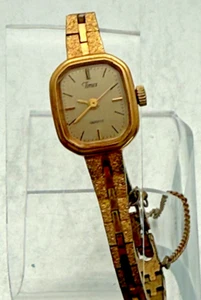 🕰️ Vintage Timex Ladies Quartz Watch – 15mm Gold-Tone - Petite!  New Battery! - Picture 1 of 6