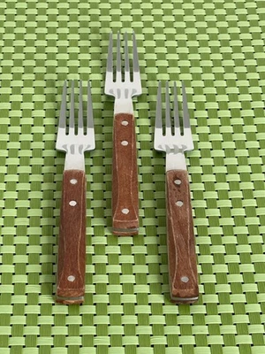 Talheres IKEA RUSTIK aço inoxidável 3 garfos para salada cabo de madeira marrom rebites - 6 3/4” - Imagem 1 de 4