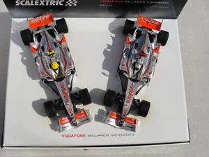 JUEGO DE 2 COCHES SCALEXTRIC MCLAREN MERCEDES MP4/22 6325 1:32 RANURA NUEVO STOCK ANTIGUO EN CAJA - Imagen 1 de 10