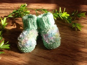HAND KNITTED BABY BOOTIES, 0-6 Months - Picture 1 of 6