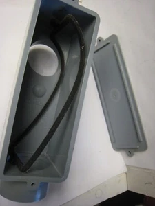 Carlon E986H, 1-1/2", LB-Style, Rectangular, Rigid Conduit Body with Cover, 1pc - Picture 1 of 5