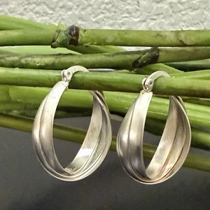 Vintage unsignierte Sterling Silber gedrehte ineinander verschlungene Creolen 10 g. - Bild 1 von 12