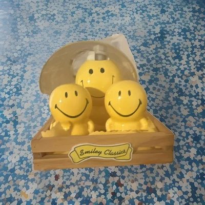 Smiley Classics Ceramic Figurine Set - Light - Musical - Lamp - RARE Vintages - Image 1 of 4