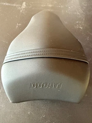 07-13 Ducati 848 1098 1198 asiento pasajero trasero Foto 1 de 4