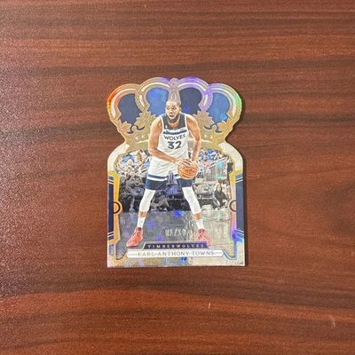 2023-24 Crown Royale Karl-Anthony Towns Gold Cracked Ice Die-Cut 01/10 SSP #12 - Image 1 of 4