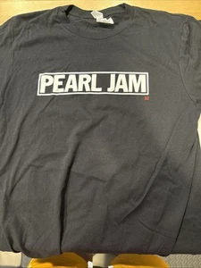 PEARL JAM 2023 U.S. TOUR "RED HEART" BLACK T SHIRT MENS MEDIUM - Picture 1 of 4