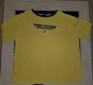 Camiseta Bandera TOMMY HILFIGER Vintage Envejecida Rara Años 90 Amarillo Azul 2XL Gráfico - Imagen 1 de 8