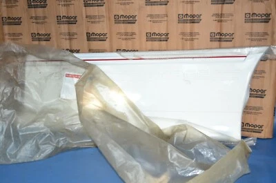 Nuevo de Lote Antiguo Dodge Caravan LE 1992-93 Panel de Ajuste Apliques Balancín Guardabarros Lado Paso Izquierdo  Foto 1 de 4