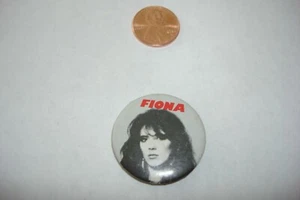 FIONA Pin back button Vintage ROCK & ROLL - Picture 1 of 2