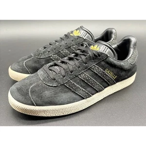 Adidas Gazelle Sneakers Uomo Taglia 7.5 Nero Scamosciato Oro Casual Scarpe da Passeggio - Foto 1 di 8