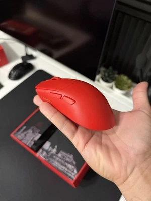 Lamzu Maya RED Super Light Wireless Mouse 4K Dongle - Image 1 of 4