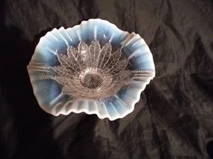 VINTAGE OPALISIERENDE BLÄTTER & PERLEN CANDY NUSS SCHALE NORTHWOOD - Bild 1 von 2