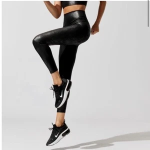 Leggings para mujer Carbon38 de cuero sintético negro 7/8 talla XS - Imagen 1 de 6