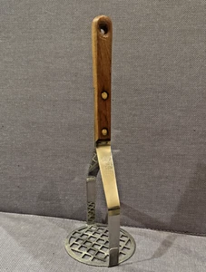 VINTAGE MEL-JAX STAINLESS STEEL USA POTATO VEGETABLE MASHER 9-1/4" WOOD HDL VGC - Picture 1 of 17
