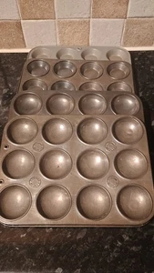 Vintage Backbleche Muffins / Kuchenformen - Bild 1 von 12
