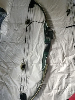 Bear Kodiak Special 37" Compound Bow Excellent Condition - Image 1 of 3