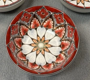 EINGESTELLT Pottery Barn Mezze rot 1 Stück kleine Schüssel Lot mit Blumendruck 4,25 Zoll - Bild 1 von 3