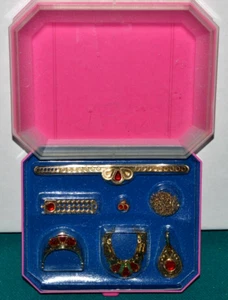 VINTAGE 1986 BARBIE -UNUSED BUT OUT OF BOX- MATTEL JEWEL SECRETS RUBY COLLECTION - Bild 1 von 6