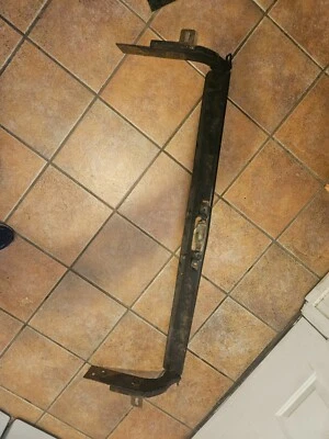 Soportes de parachoques traseros y cuadro originales Ford 1968 Galaxie XL 500 LTD rectos Foto 1 de 4