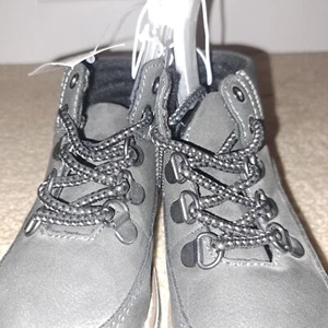 The Childrens Place Toddler Boys Boots Lace Up Ankle HighTop Shoes Size 8 - Picture 1 of 3