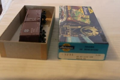 HO Scale Athearn 40' Box Car, ATSF Santa Fe, Brown, #122998 Built - Image 1 of 3