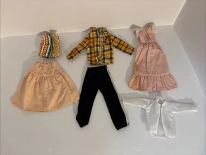 Konvolut 6 Vintage Barbie Kleidung - Bild 1 von 17