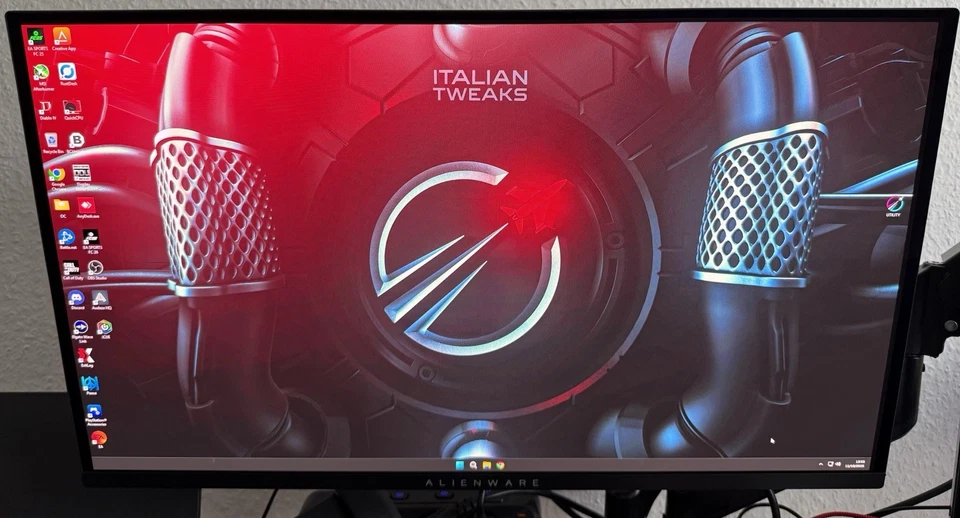 Alienware AW2725DF 26,7 Zoll Gaming Monitor 360Hz WQHD 2560x1440 OLED LIKE NEW - Bild 1 von 4