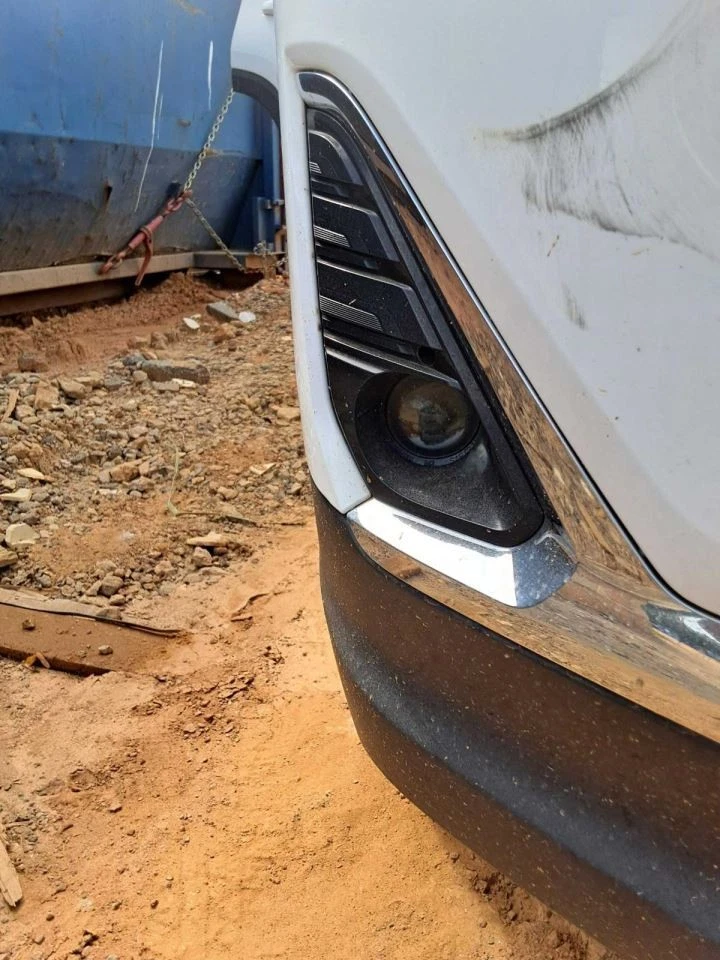 Faros antiniebla de esquina/parque para terreno 18-21 5097645 Foto 1 de 1