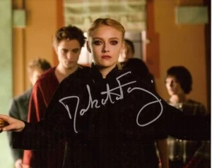Dakota Fanning SIGNED Twilight New Moon 8x10 Photo COA - Picture 1 of 1