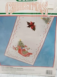 Vintage 1990 Bucilla Weihnachtsglocken gestempelt Kreuzstich Tischläufer 82868 NOS - Bild 1 von 9