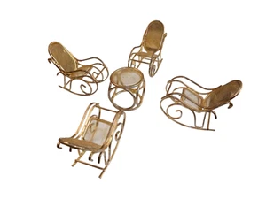 4 Schaukelstühle 1 Tisch Puppenstube Miniatur Möbel Gold Metall Beauty Deko - Bild 1 von 12