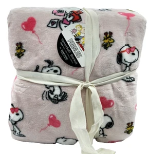 Berkshire Snoopy Valentines King Size Blanket Pink Heart Balloons 108x90 - Picture 1 of 2