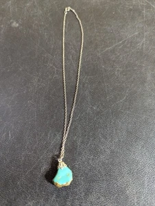 Cadena tono plata con colgante de imitación turquesa - Imagen 1 de 5