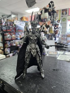 Diamond Select Toys Lord of the Rings Sauron 7" Scale Build-A-Figure - Picture 1 of 3