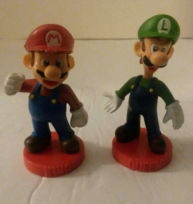 Super Mario Chess Mario & Luigi Replacement Piece Cake Topper 2009 Nintendo  - Image 1 of 4