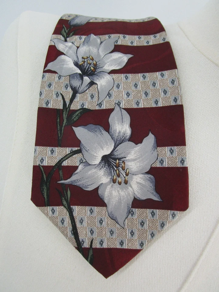 Corbata de hombre Platinum Studio roja floral 55" largo 4" ancho 100 % seda vintage Foto 1 de 4