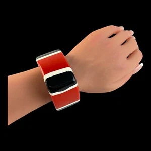 Vintage MOD Red Black White Squared Wide Plastic Bangle Bracelet Very Small - Imagen 1 de 7
